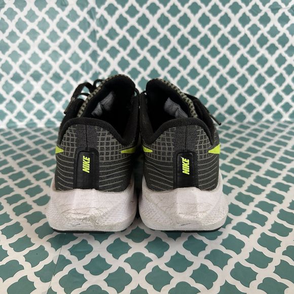 Nike Air Zoom Pegasus 39 NN Black/Volt-Barely Volt DM4015-002 Size 7Y - Picture 2 of 10